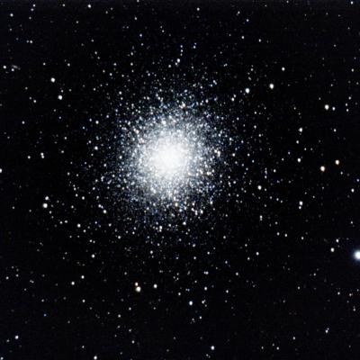 Amas globulaire M13 dans la constellation d'Hercule, 9 poses de 30 secondes