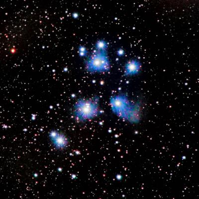 M45, les Pléiades, 122 poses de 60 secondes
