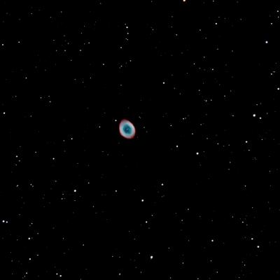 Nébuleuse planétaire de la Lyre, 90 poses de 10 secondes.